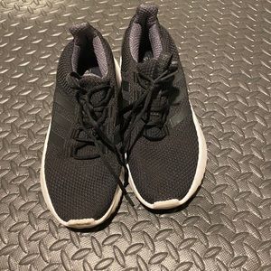 Running shoes for men and women